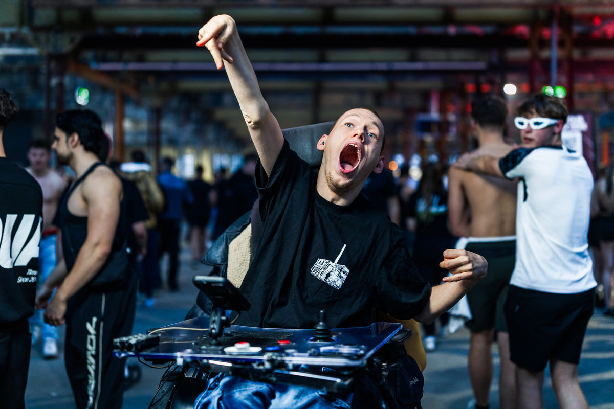 Loading... just a sec